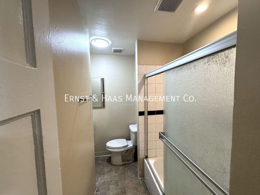 9518 California Ave #02 - Photo 7 of 11