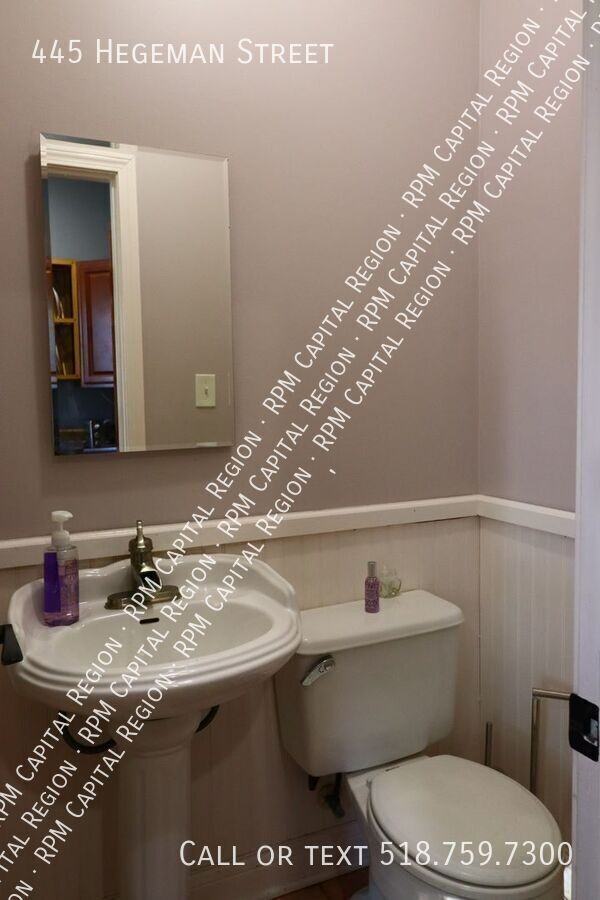 445 Hegeman St - Photo 4 of 22