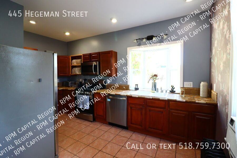 445 Hegeman St - Photo 6 of 22