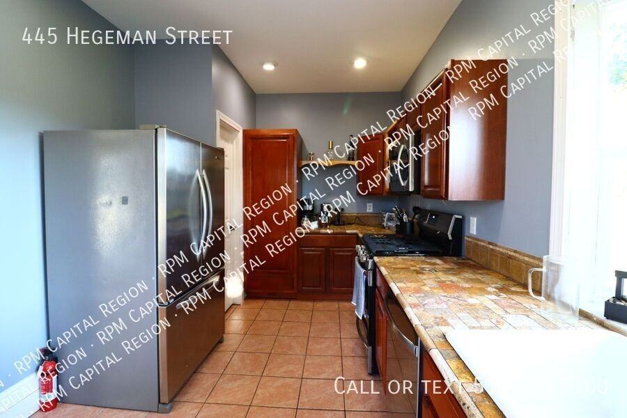 445 Hegeman St - Photo 7 of 22