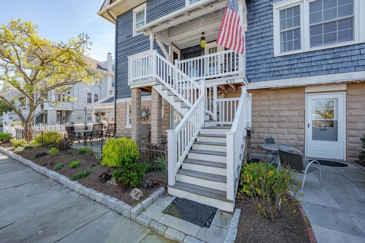 637 Wesley Ave #637G - Photo 3 of 27