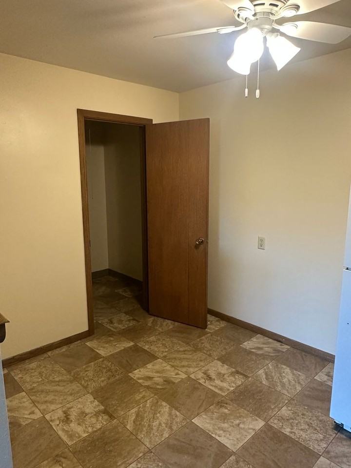 FT - Forestview Apartments - Photo 3 of 19