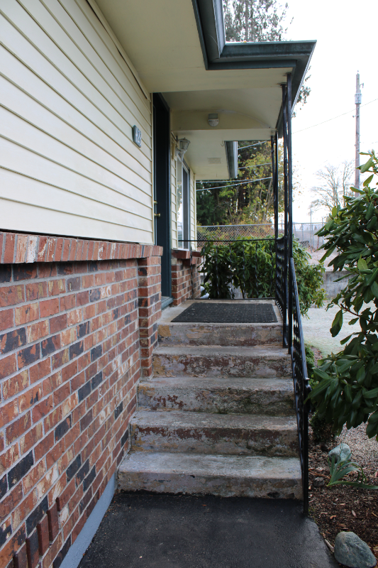 423 N French Ave - Photo 5 of 34