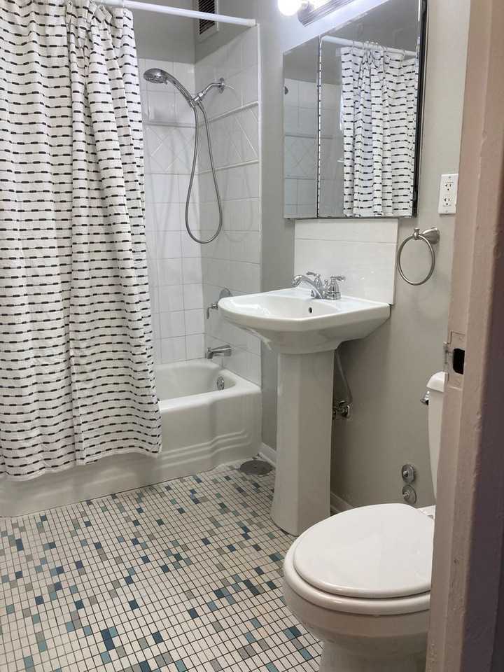 1447 West Touhy - Photo 7 of 9