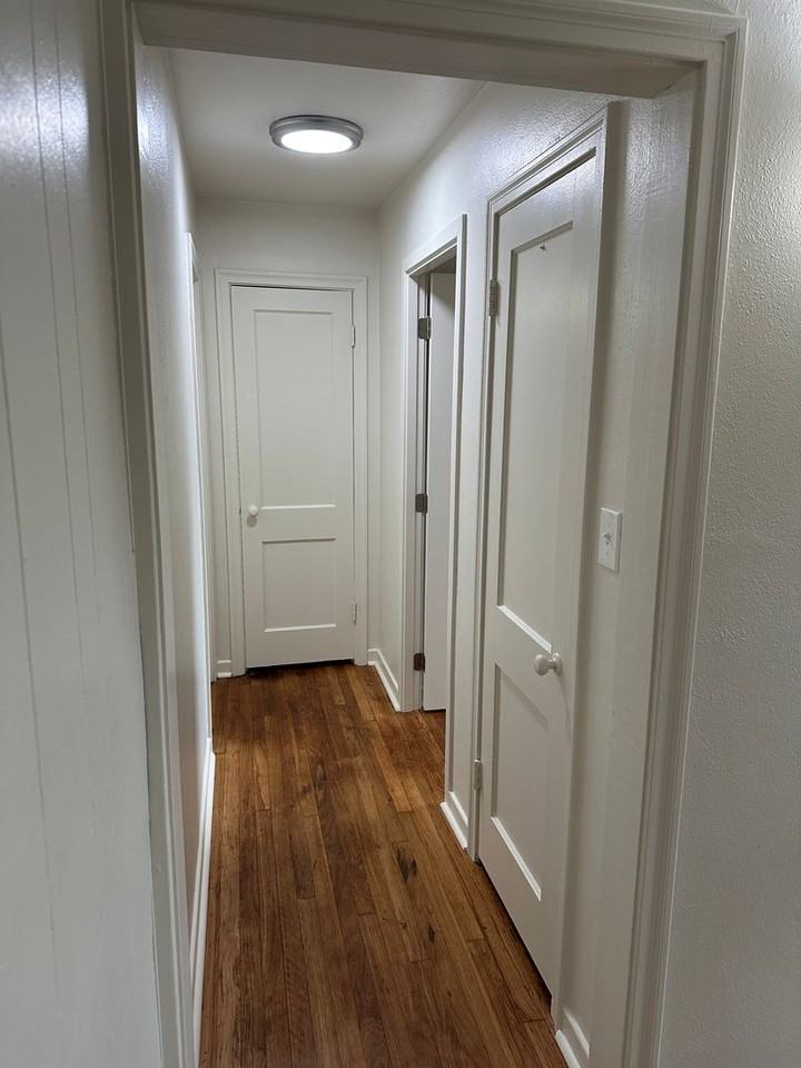 944 10th Ave Sw - Photo 7 of 10