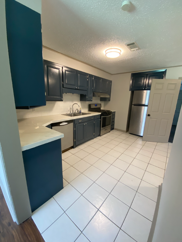 104 Duncan Cir - Photo 2 of 17