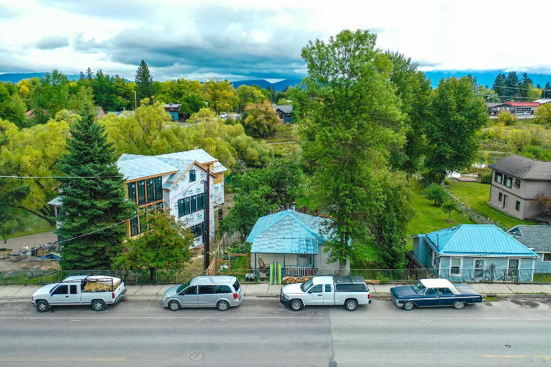 583 Baker Ave - Photo 2 of 31