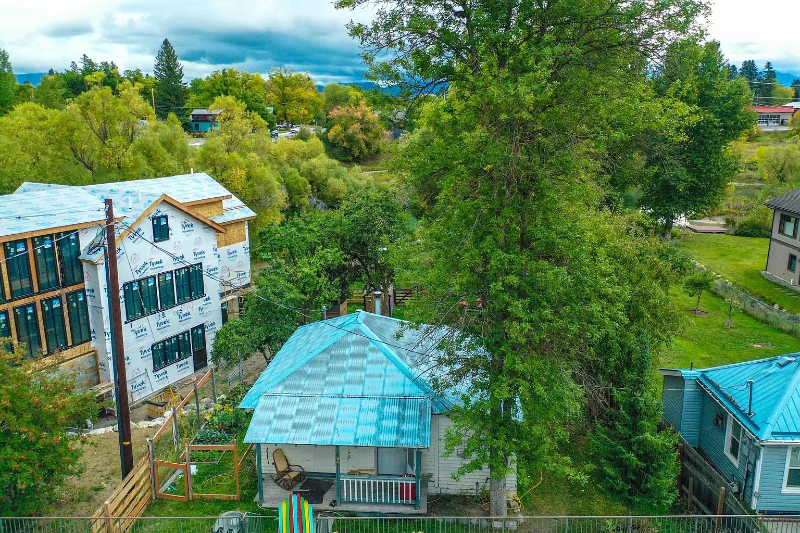 583 Baker Ave - Photo 3 of 31