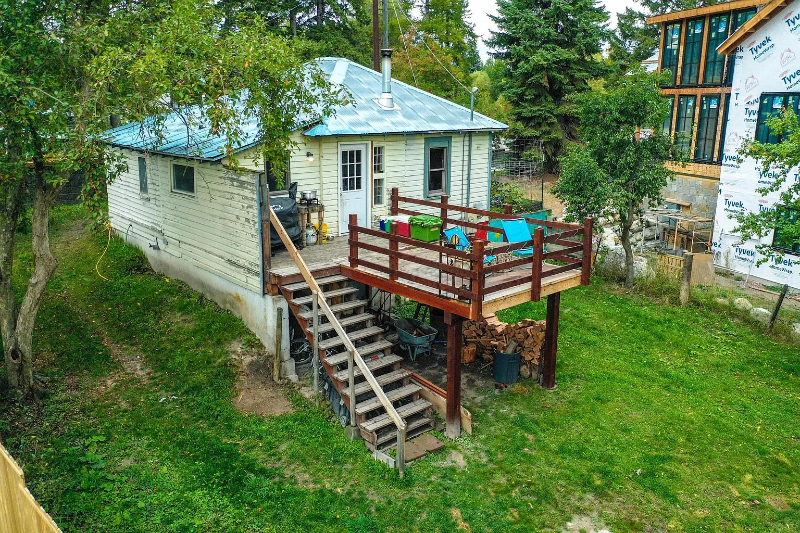 583 Baker Ave - Photo 5 of 31