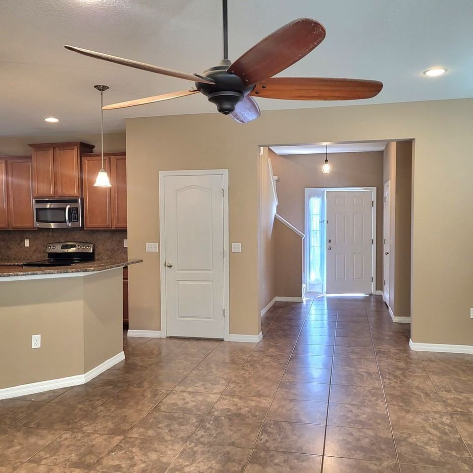 36142 Laguna Hills Cir - Photo 2 of 26