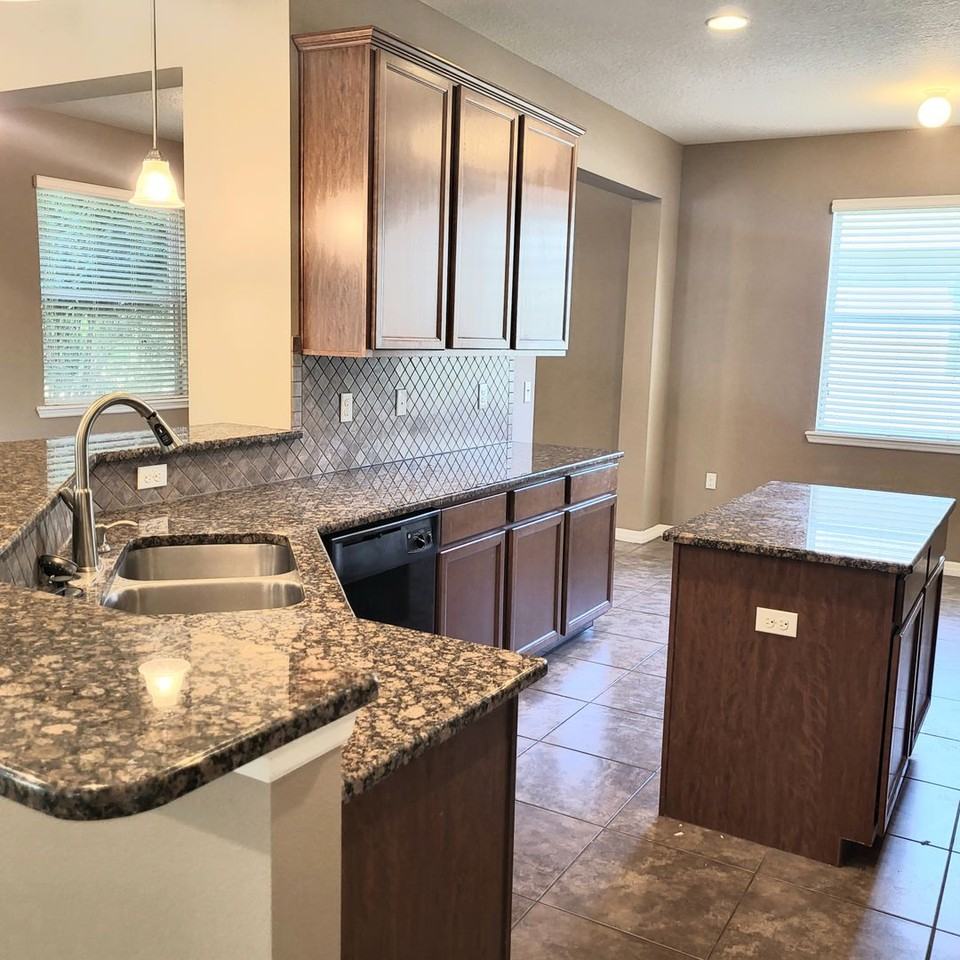 36142 Laguna Hills Cir - Photo 6 of 26