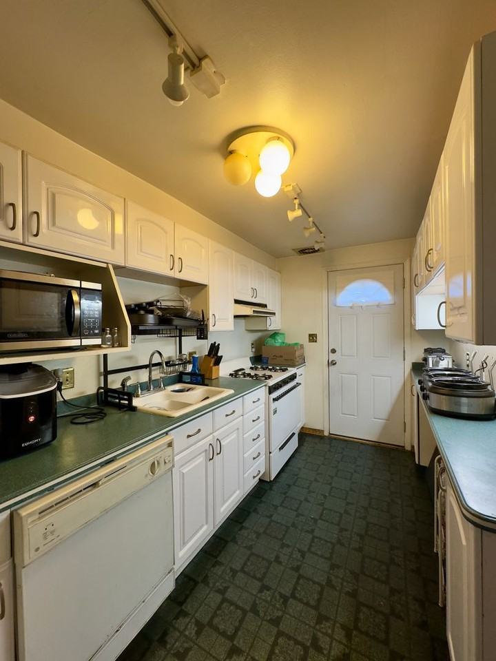 5731 Denwood Ave - Photo 4 of 19