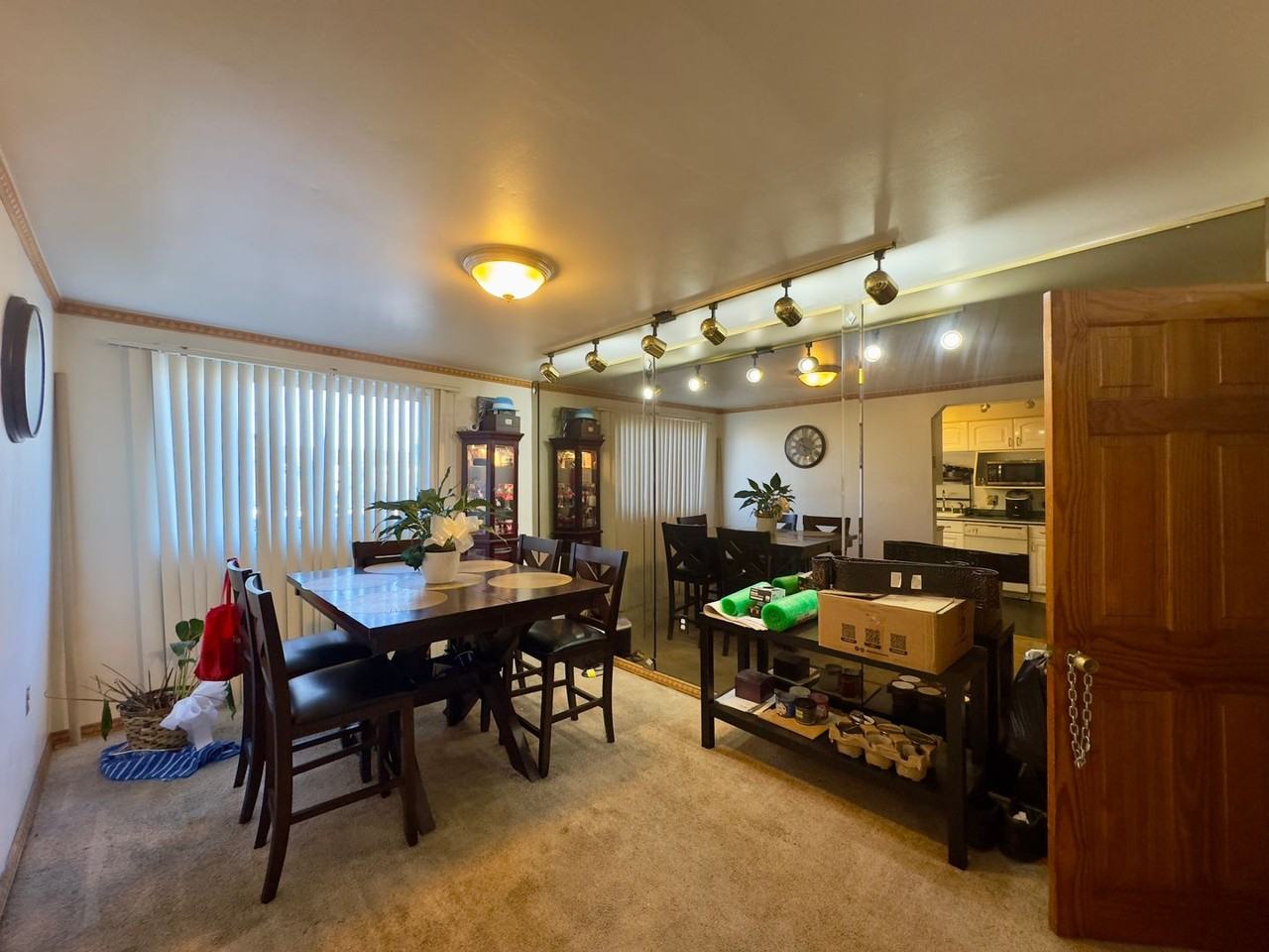 5731 Denwood Ave - Photo 7 of 19