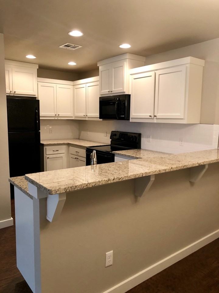 1421 Macalpine St - Photo 2 of 16