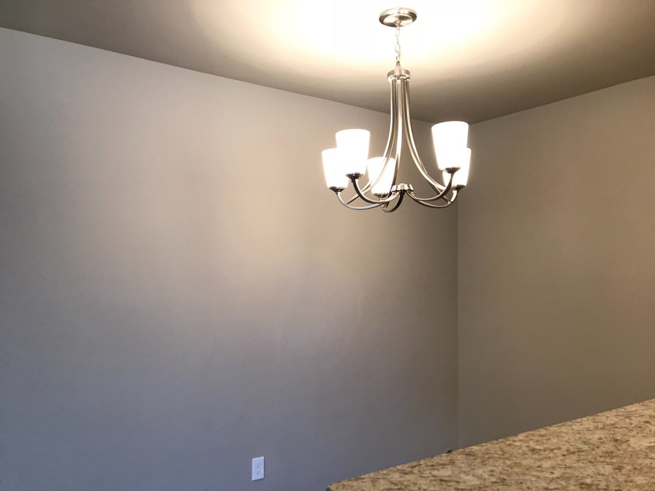 1421 Macalpine St - Photo 5 of 16