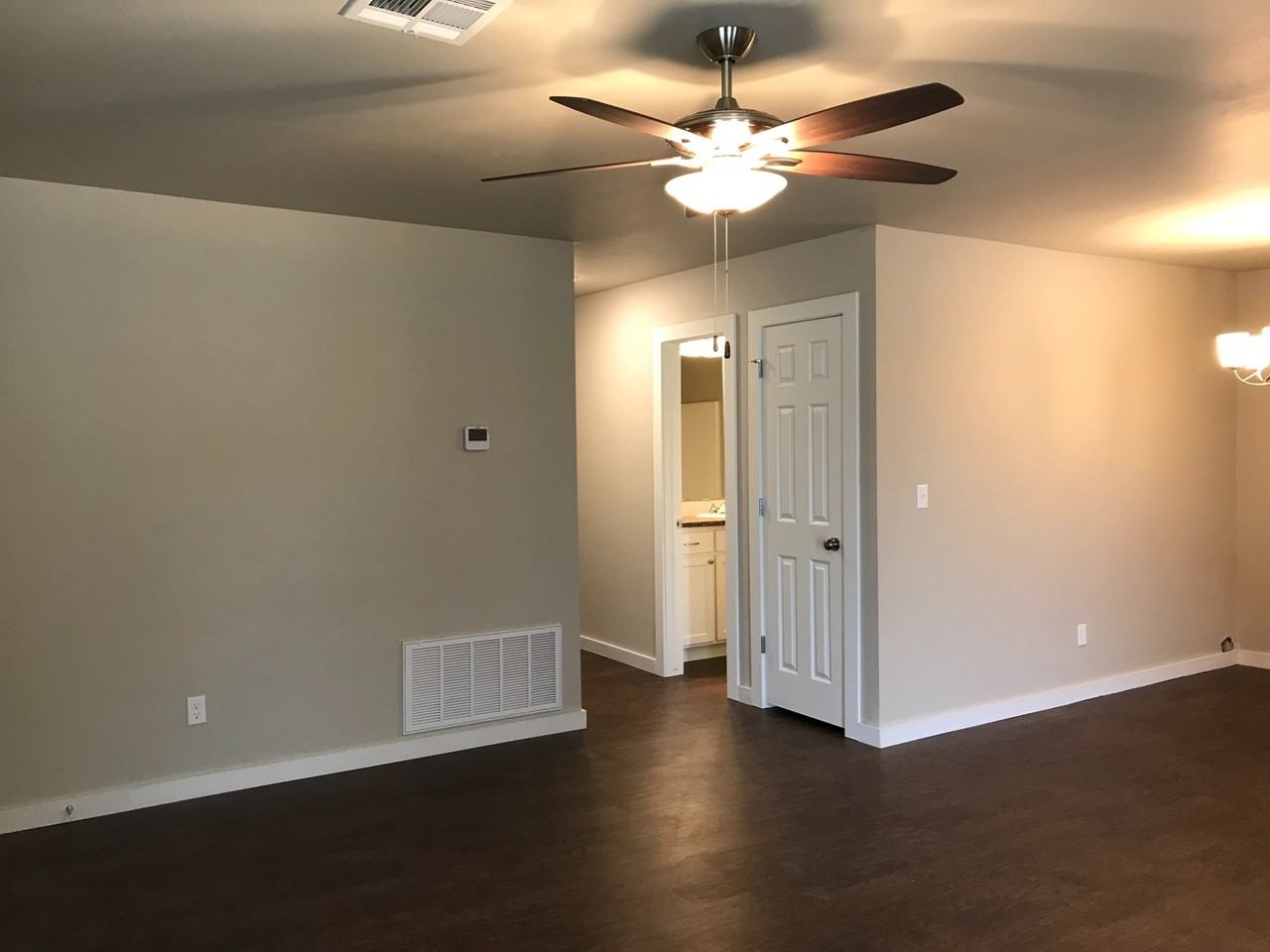 1421 Macalpine St - Photo 7 of 16