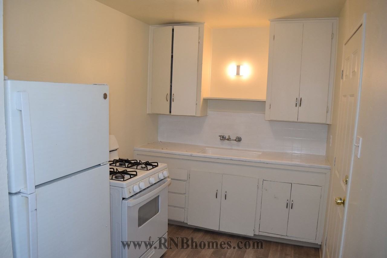 2011 Bell Ave #B - Photo 5 of 8