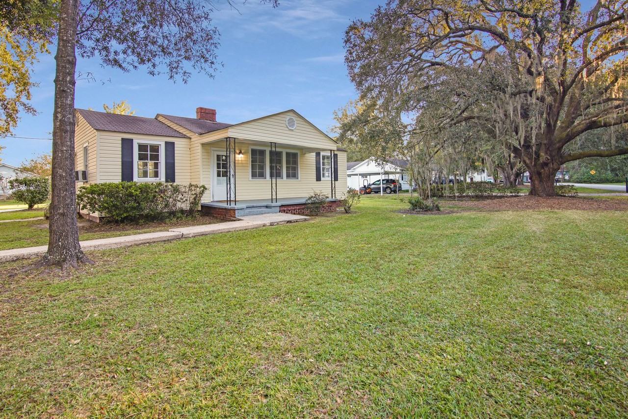 161 Pinecrest St - Photo 5 of 24