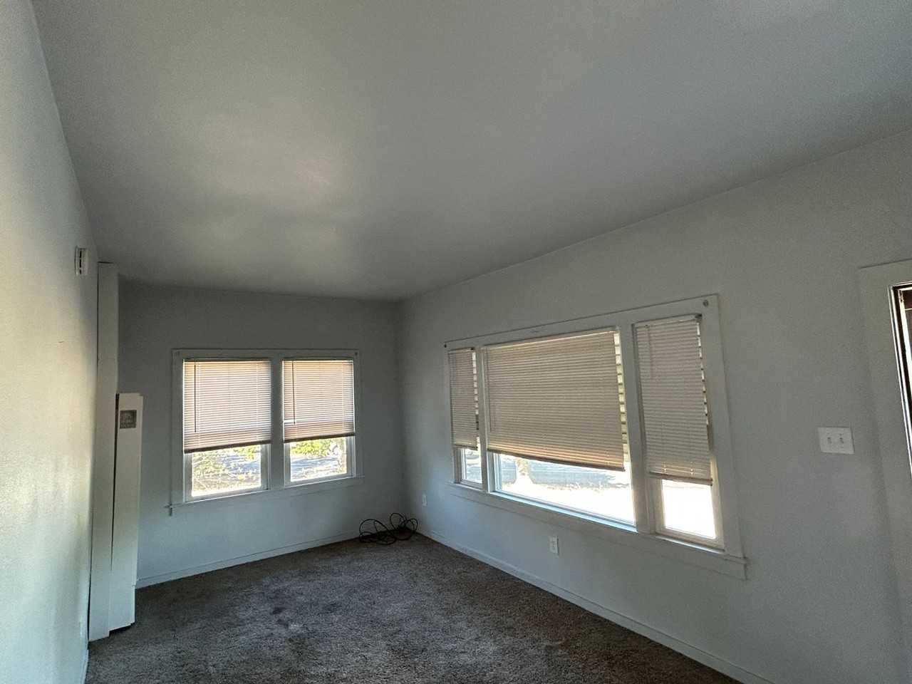 8 Acacia Ave - Photo 4 of 5