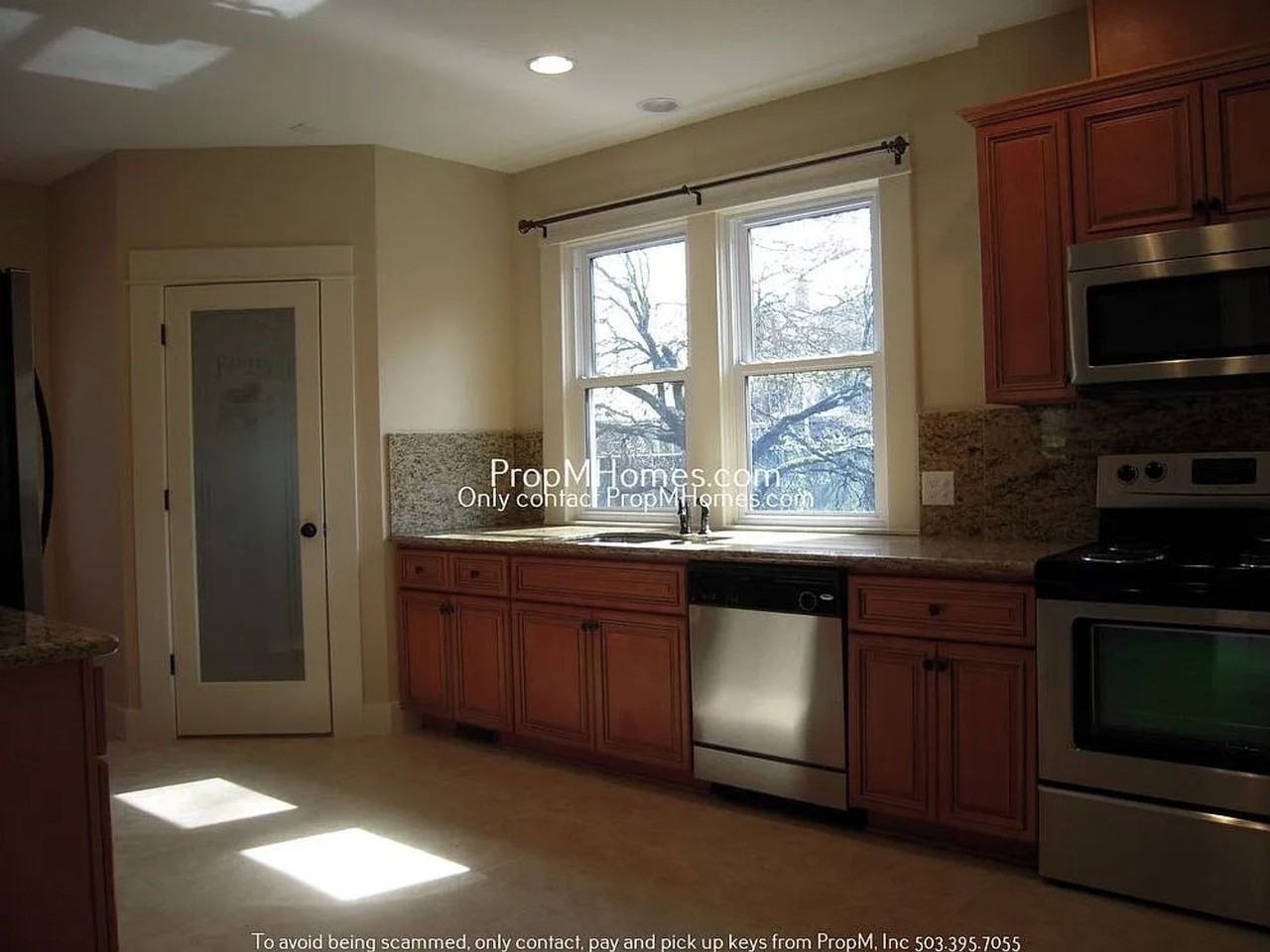 3736 Se Belmont St - Photo 5 of 12