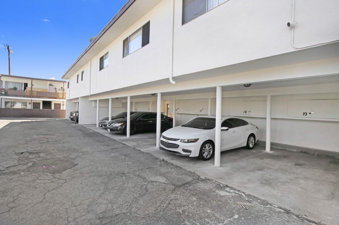 Ridgeview Apartments - Photo 6 of 8