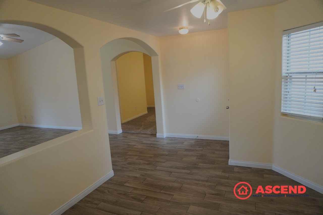 2928 Meadow Ridge Ave - Photo 6 of 20