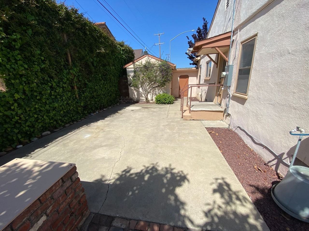 214 S Bonita St - Photo 6 of 12