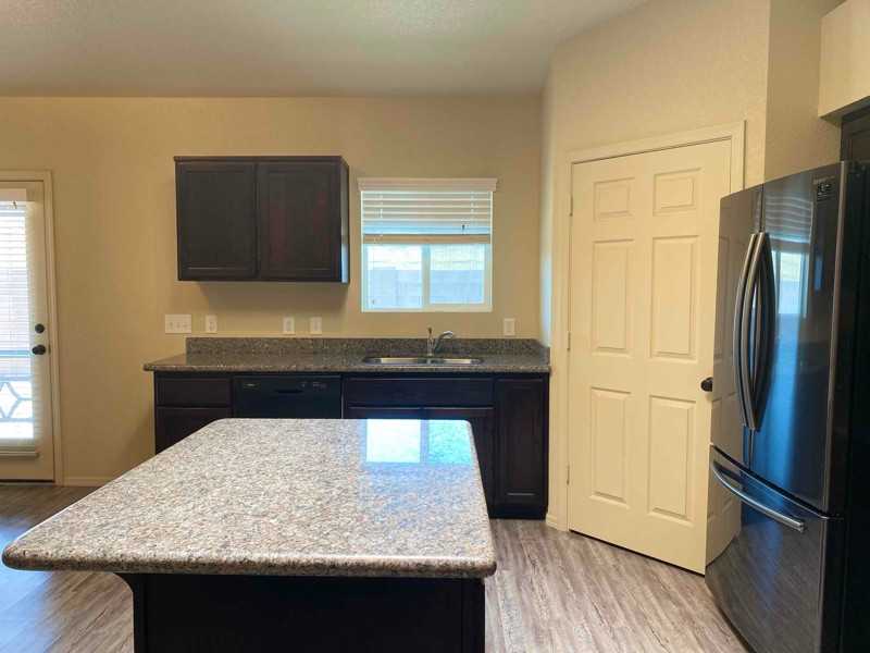 7335 E 39th Pl - Photo 3 of 23