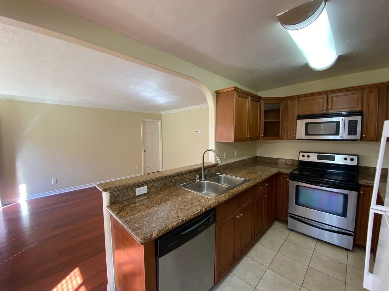 792 Avocado Ave - Photo 3 of 27