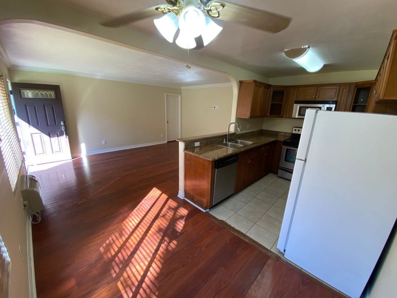 792 Avocado Ave - Photo 4 of 27