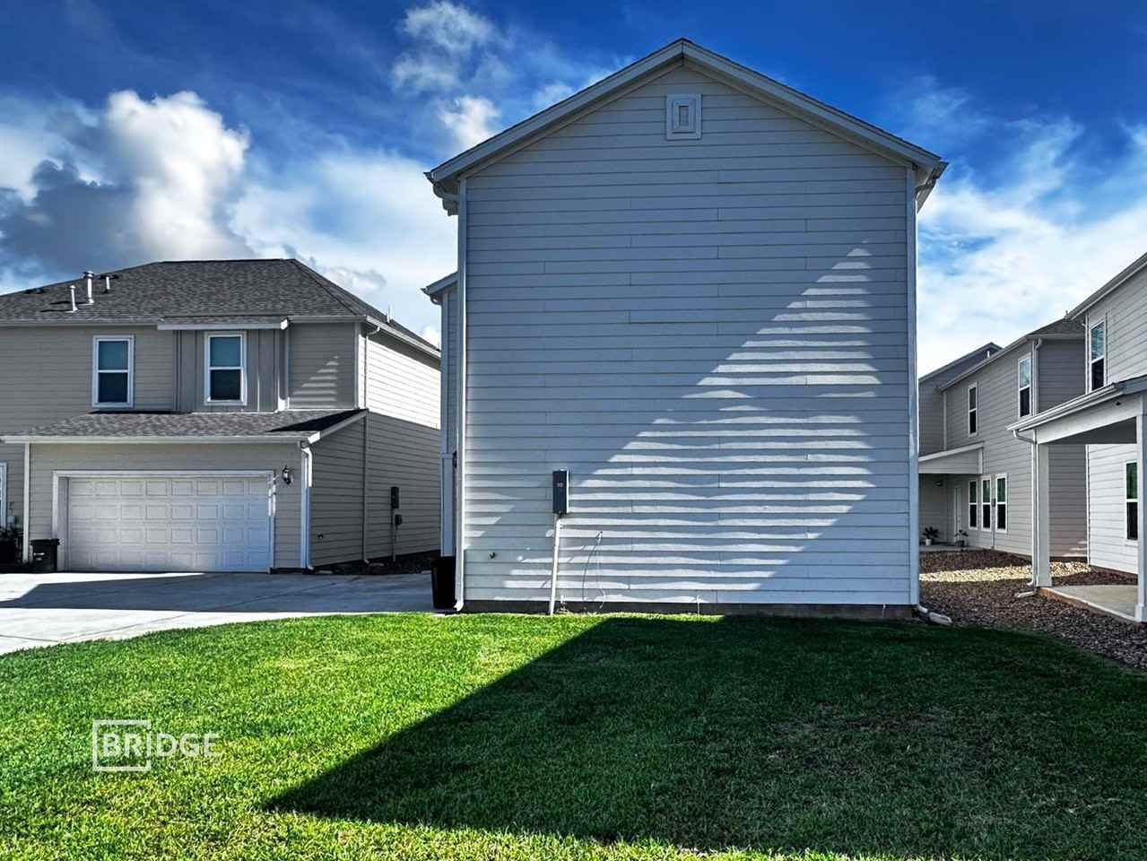 111 Pecan Ln - Photo 2 of 14