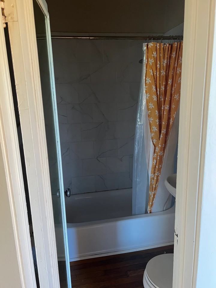 150 E 16th St #9 - Photo 7 of 10