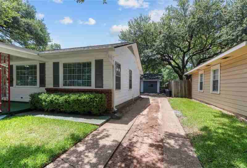 357 Arthur Ave - Photo 3 of 32