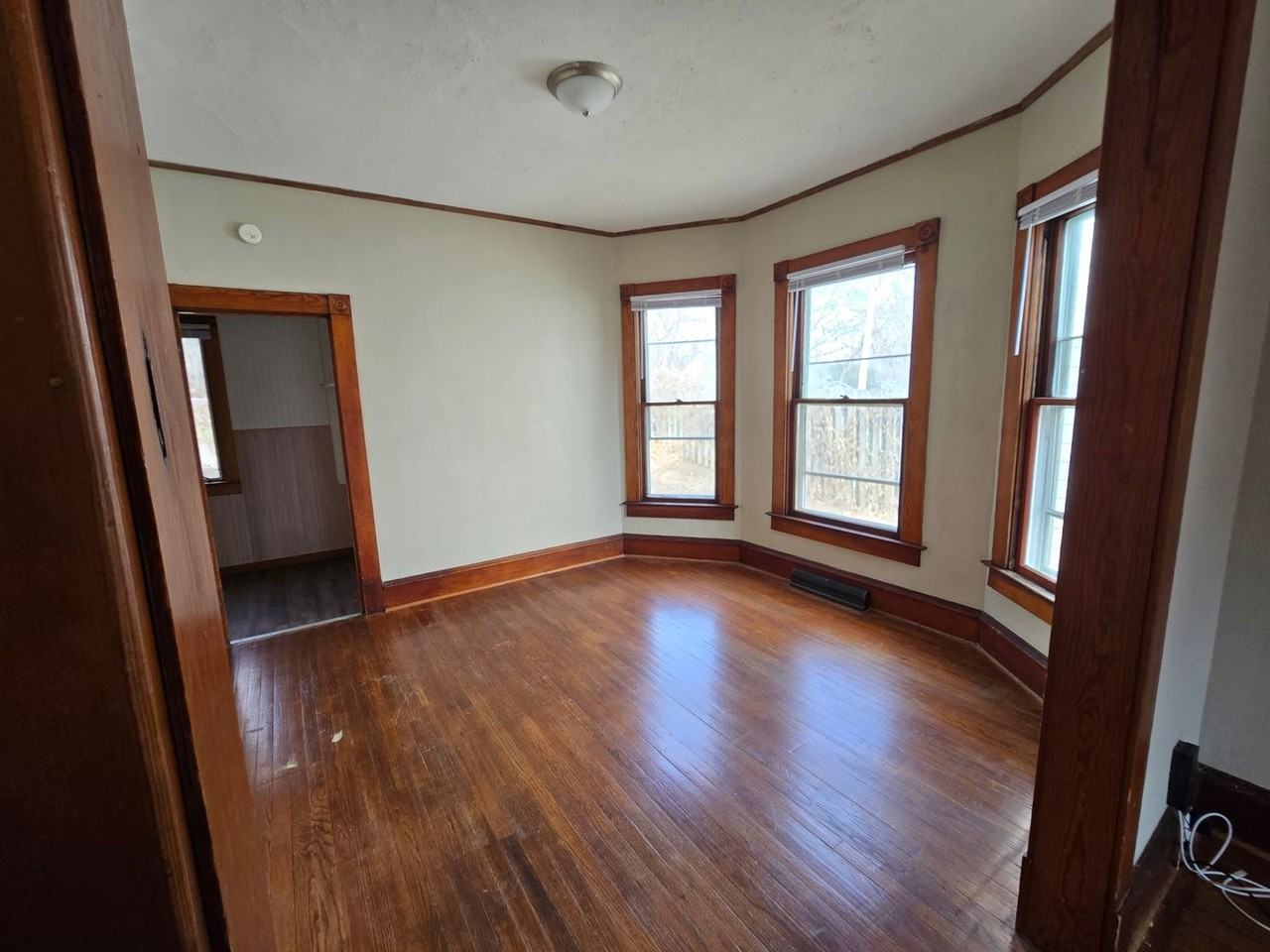 1014 Arlington Ct - Photo 3 of 14