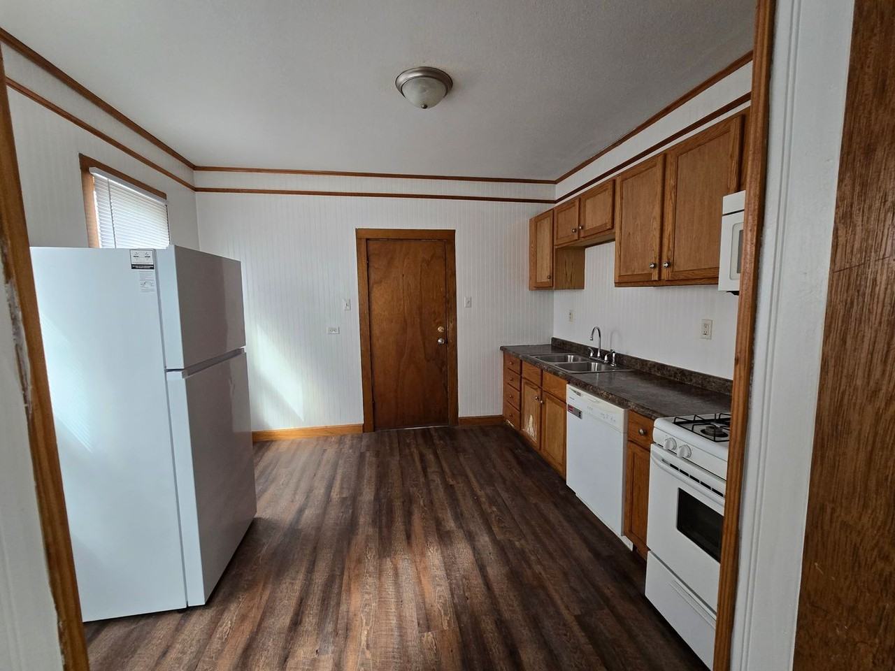 1014 Arlington Ct - Photo 4 of 14