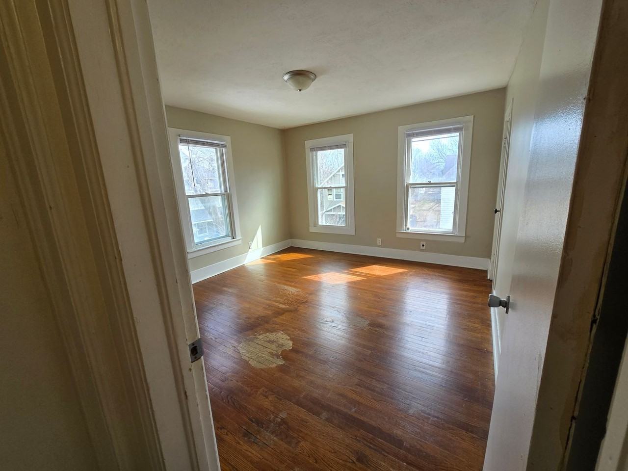 1014 Arlington Ct - Photo 6 of 14