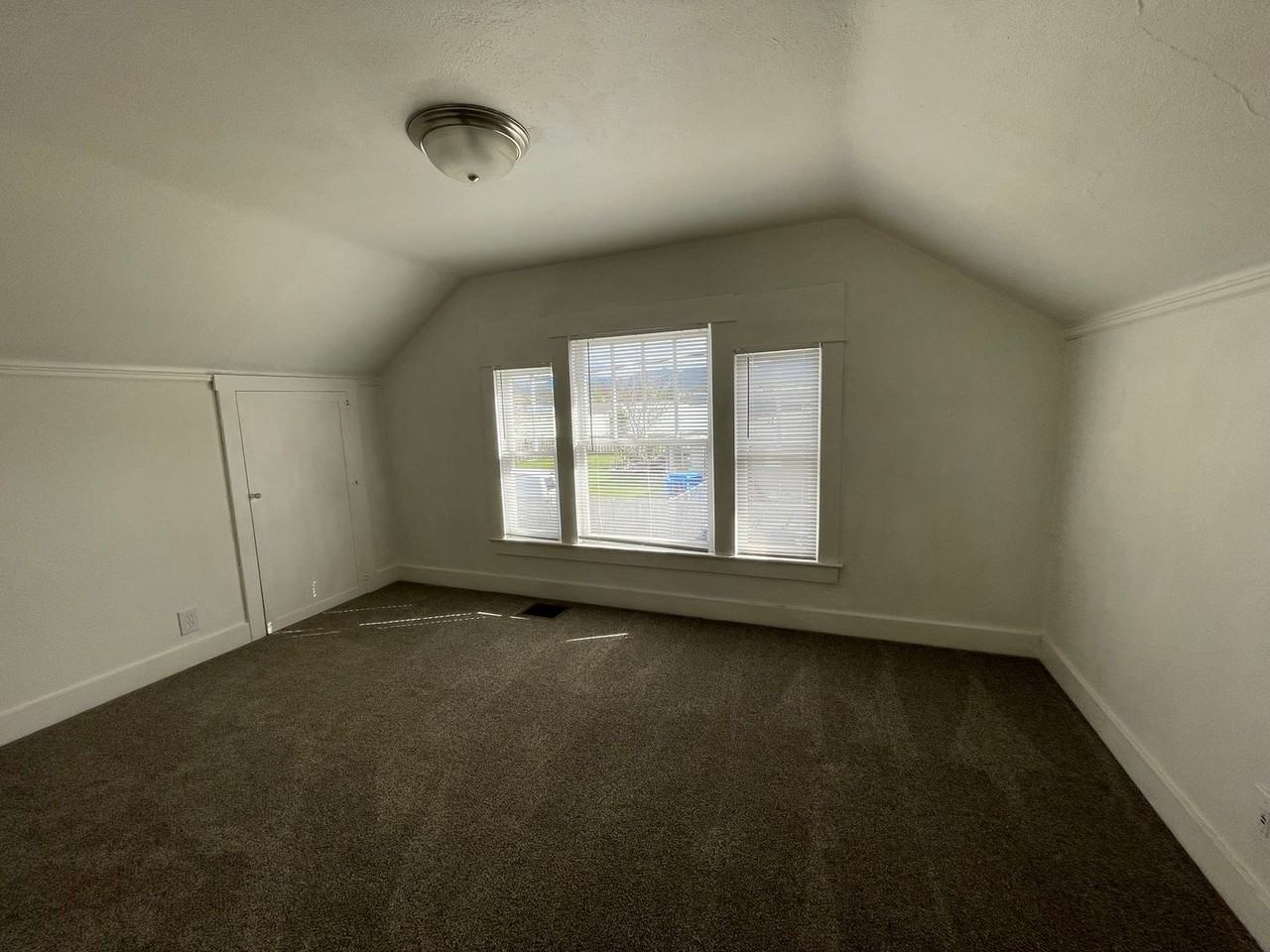 1001 Lozier Ln - Photo 7 of 14