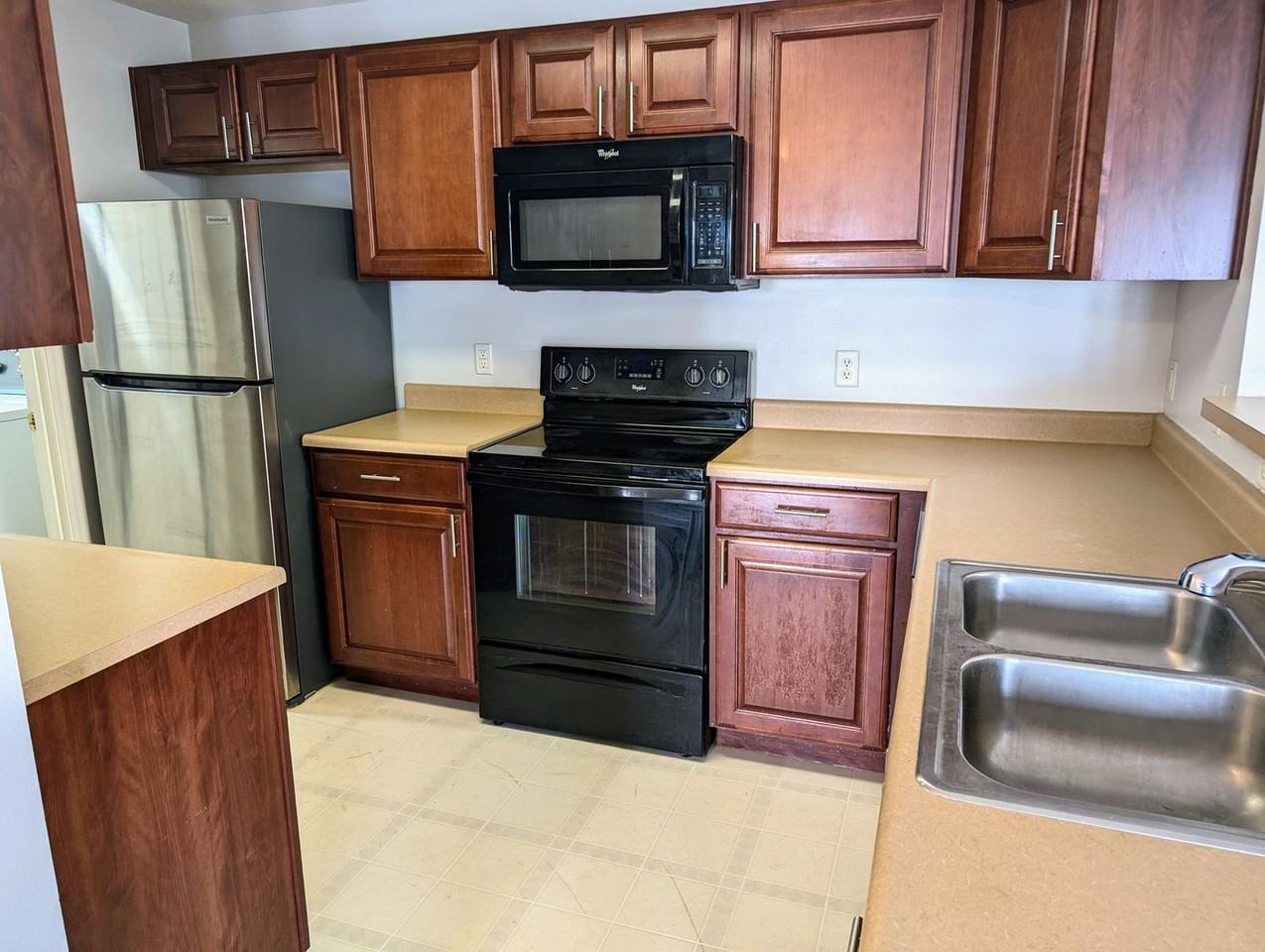 3045 Westminster Dr #206 - Photo 7 of 27