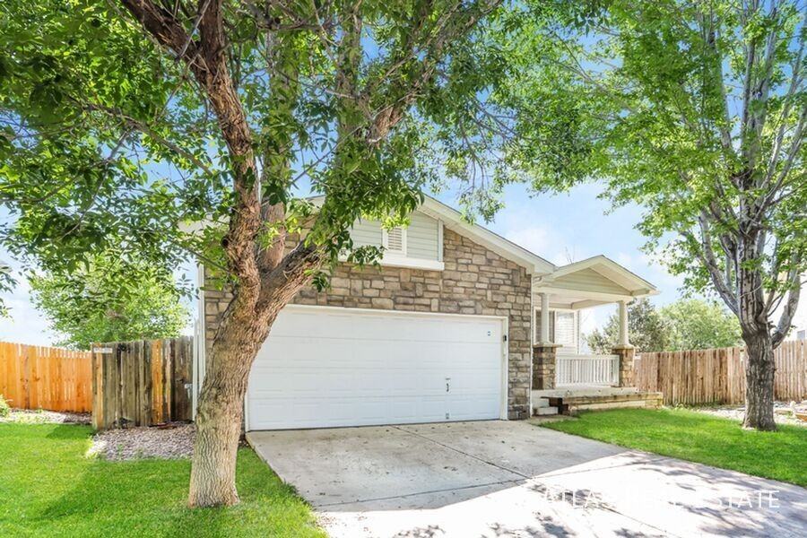 19558 E 18th Ave - Photo 2 of 20