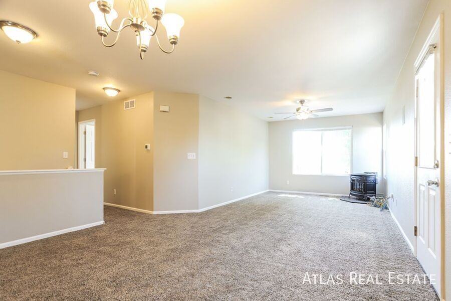 19558 E 18th Ave - Photo 3 of 20