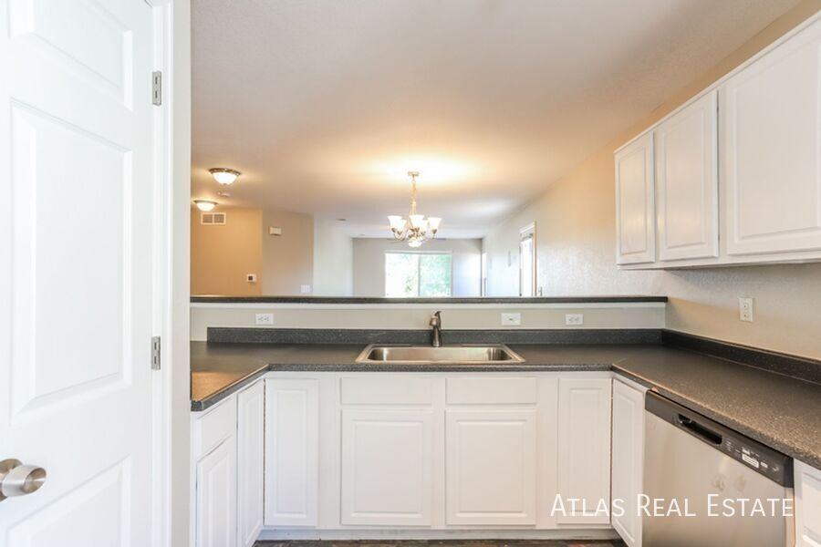 19558 E 18th Ave - Photo 5 of 20