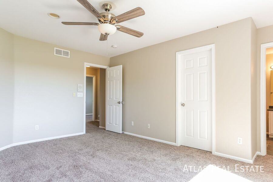 19558 E 18th Ave - Photo 7 of 20