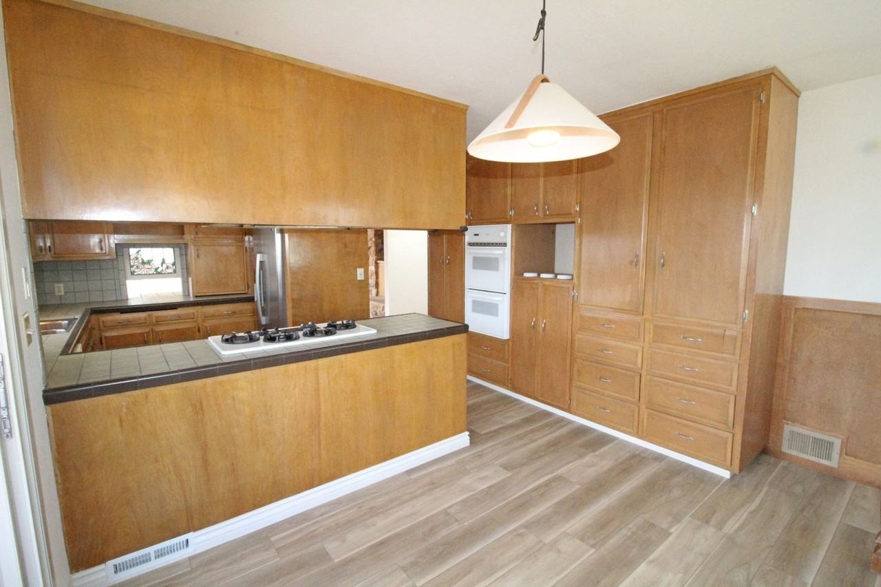 3700 Ocean Dr - Photo 6 of 23