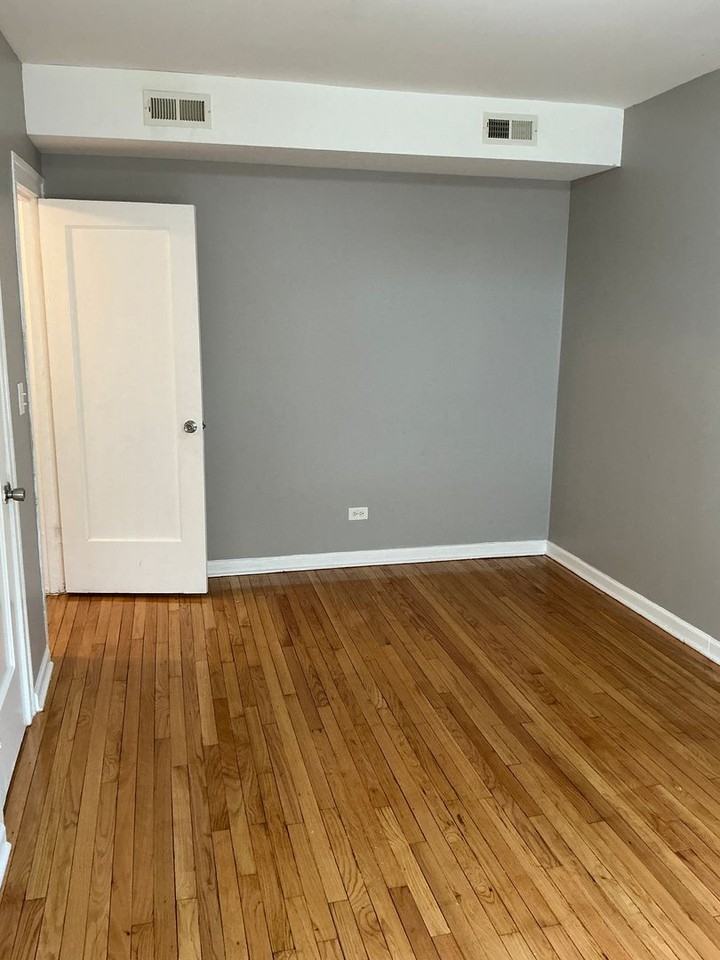 7542 S Stewart Ave (NEW) - Photo 3 of 7