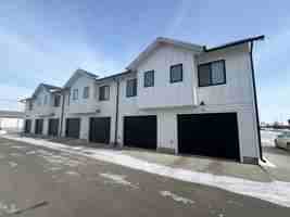 featured image of 1st Ave Ne