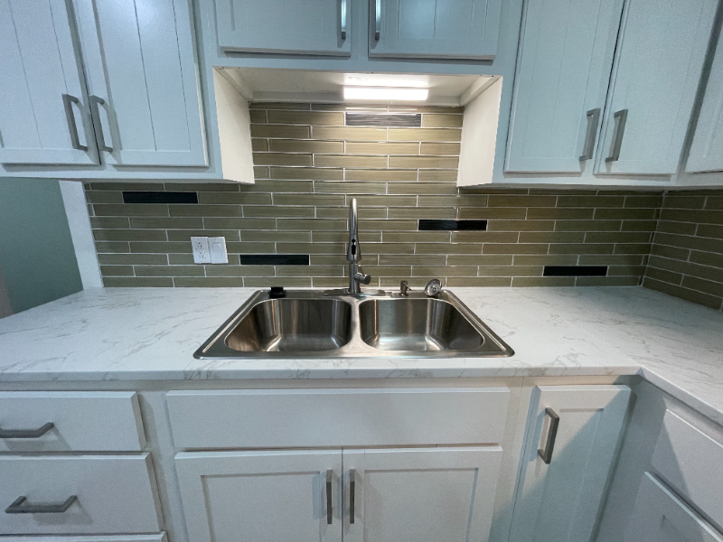 1526 N Oswego Ave - Photo 5 of 17