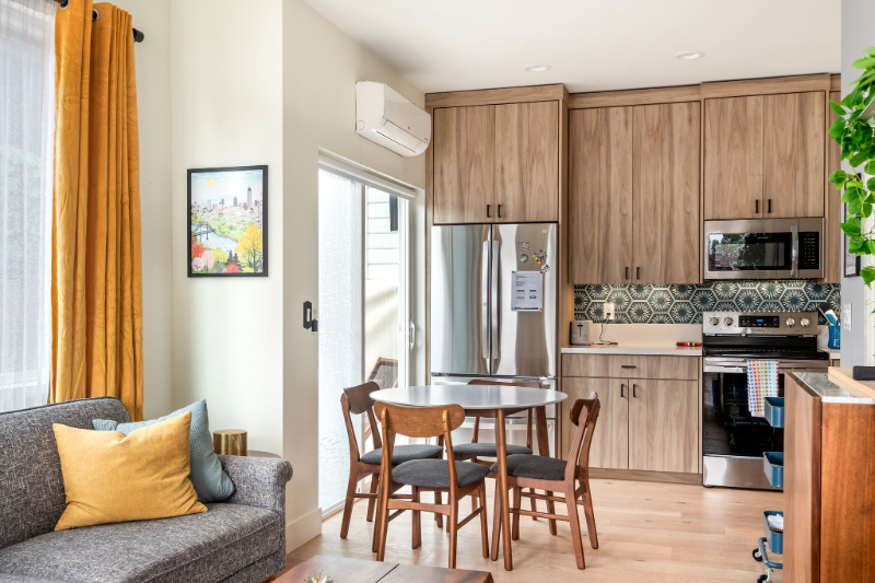 461 Ne Church St - Photo 6 of 20