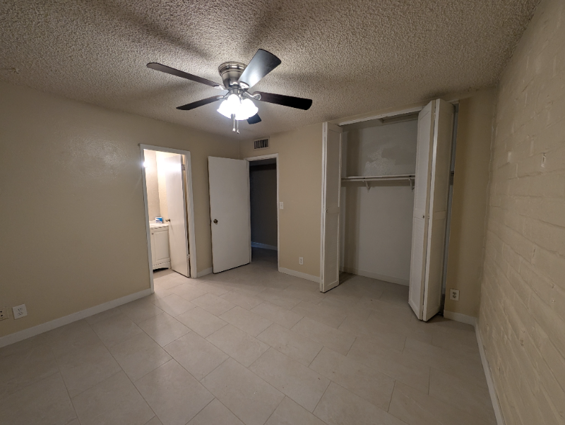 14602 N 30th Dr - Photo 4 of 4