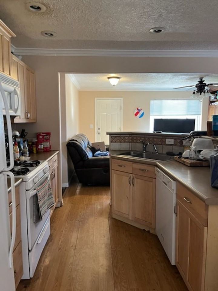 161 N 900 W #A - Photo 5 of 9