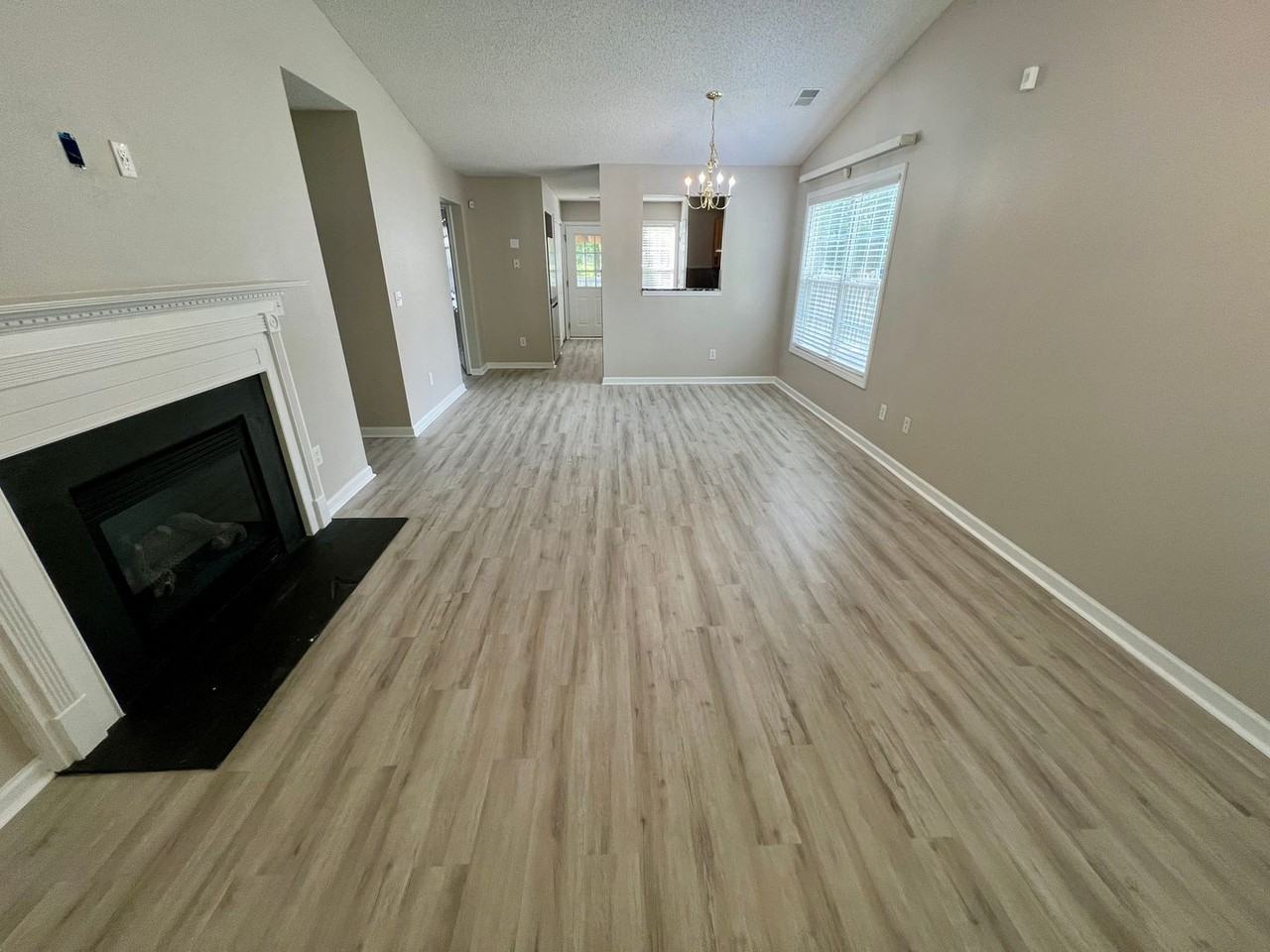 204 Ashewood Commons Dr - Photo 4 of 17